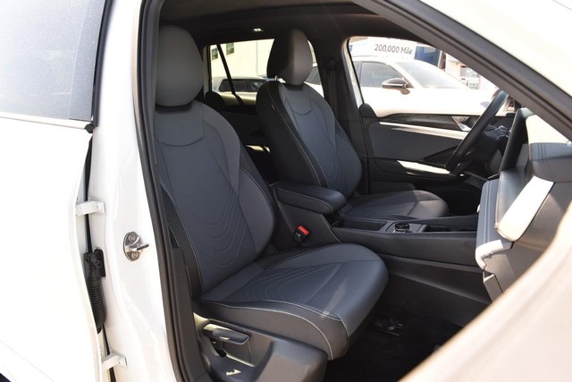 Volkswagen Tiguan Vehicle Image 20