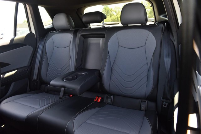 Volkswagen Tiguan Vehicle Image 22