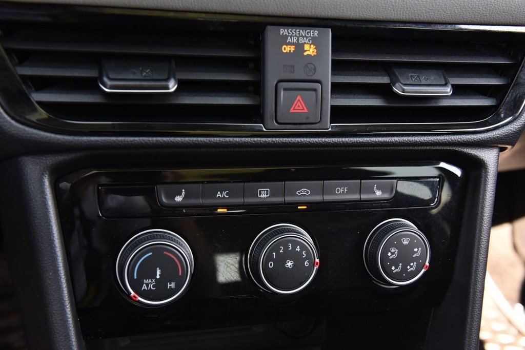 Volkswagen Taos Vehicle Full-screen Gallery Image 14