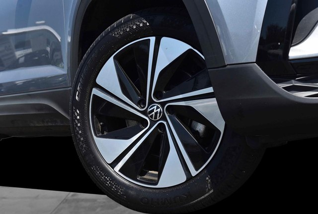 Volkswagen Taos Vehicle Image 03