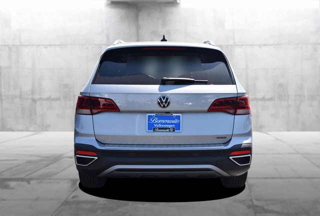 Volkswagen Taos Vehicle Image 06