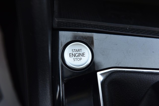 Volkswagen Taos Vehicle Image 16