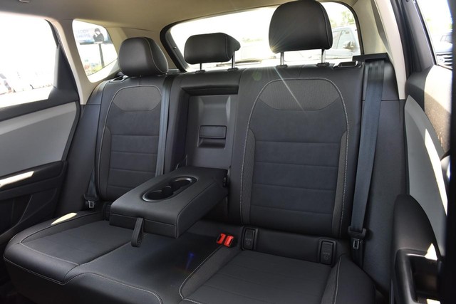 Volkswagen Taos Vehicle Image 22