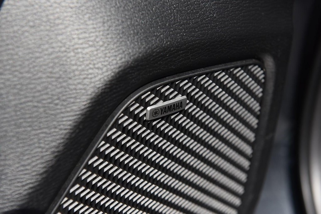 Mitsubishi Outlander Vehicle Full-screen Gallery Image 9