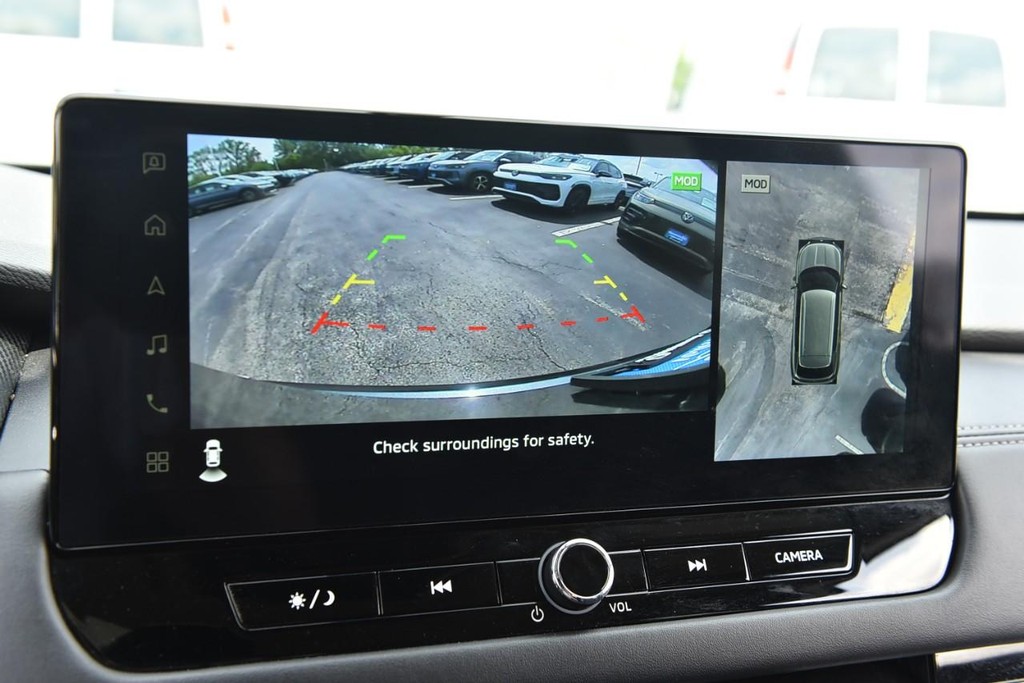 Mitsubishi Outlander Vehicle Full-screen Gallery Image 13