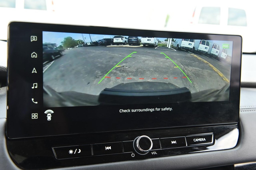 Mitsubishi Outlander Vehicle Full-screen Gallery Image 16