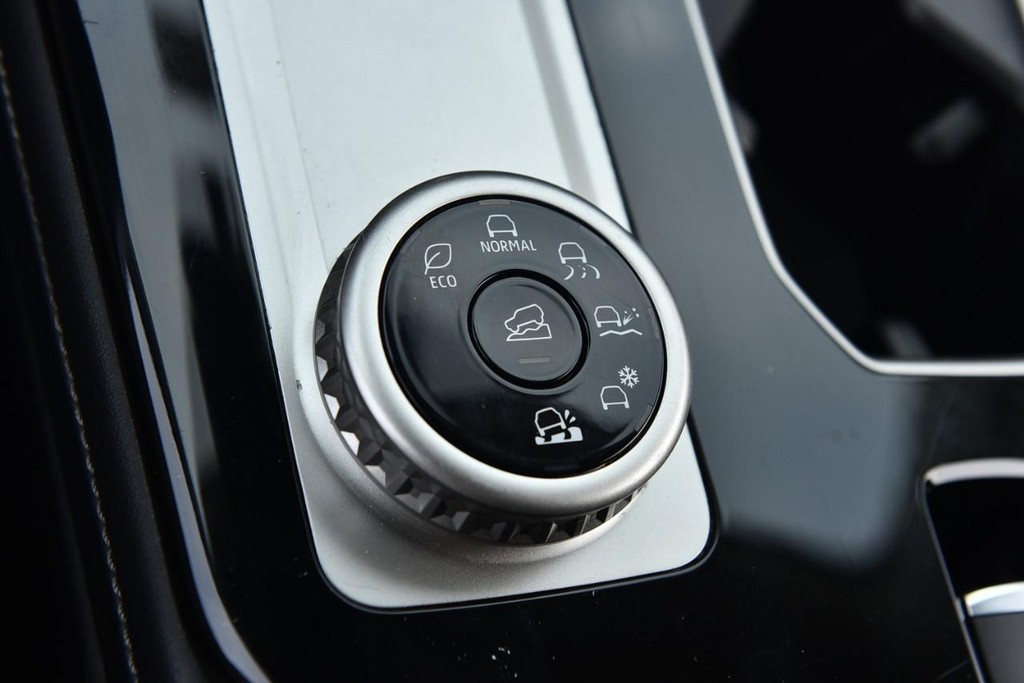 Mitsubishi Outlander Vehicle Full-screen Gallery Image 20