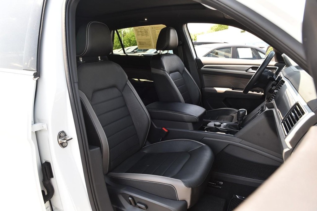 Volkswagen Atlas Cross Sport Vehicle Full-screen Gallery Image 20