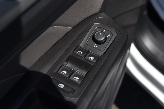 Volkswagen Atlas Cross Sport Vehicle Image 08