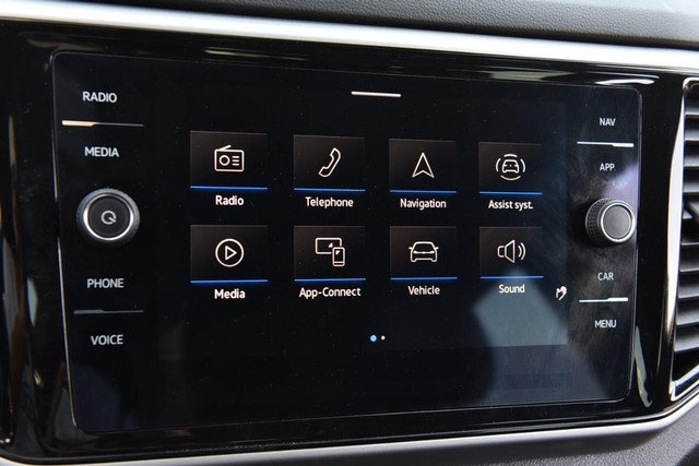 Volkswagen Atlas Cross Sport Vehicle Image 14