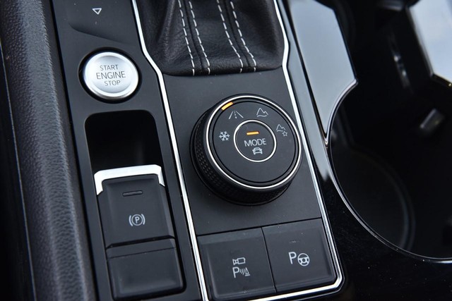 Volkswagen Atlas Cross Sport Vehicle Image 17