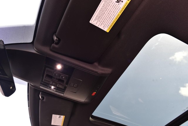 Volkswagen Atlas Cross Sport Vehicle Image 21