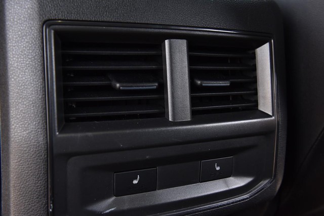 Volkswagen Atlas Cross Sport Vehicle Image 23