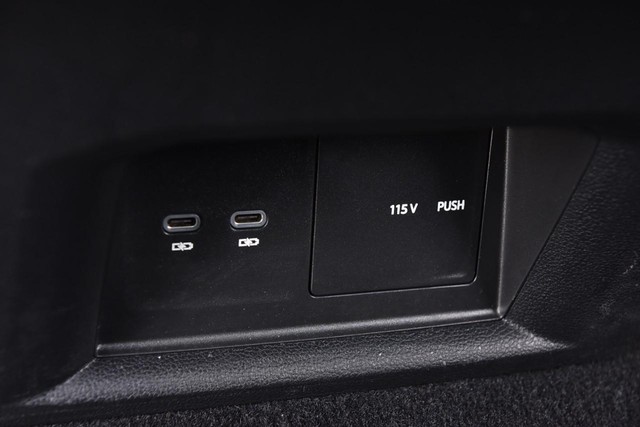 Volkswagen Atlas Cross Sport Vehicle Image 24