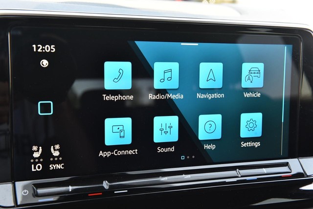 Volkswagen Atlas Cross Sport Vehicle Image 14