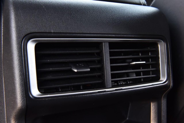 Volkswagen Atlas Cross Sport Vehicle Image 22