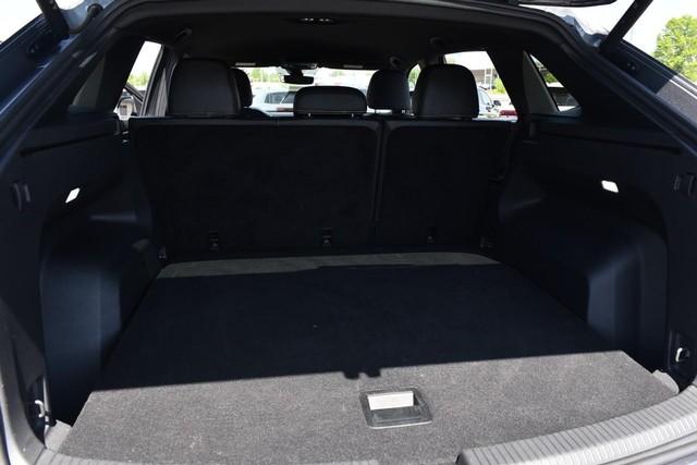 Volkswagen Atlas Cross Sport Vehicle Image 24