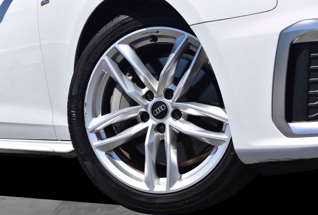 Audi A4 Sedan Vehicle Full-screen Gallery Image 3