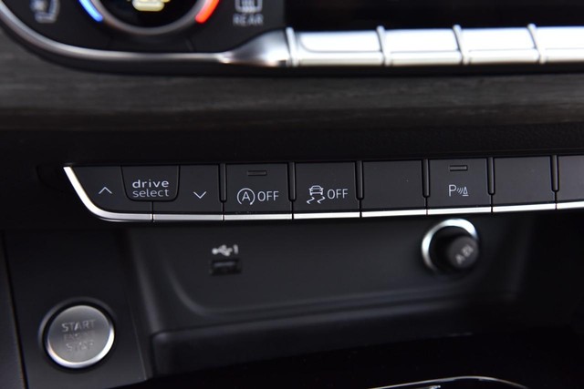 Audi A4 Sedan Vehicle Image 19