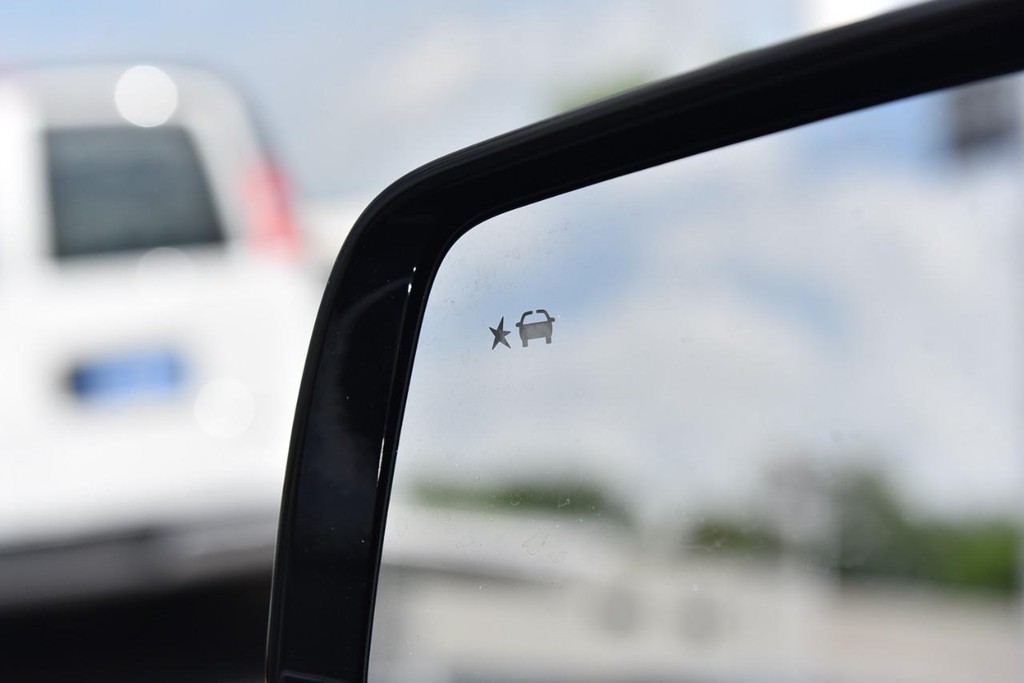 Chevrolet Traverse Vehicle Full-screen Gallery Image 10