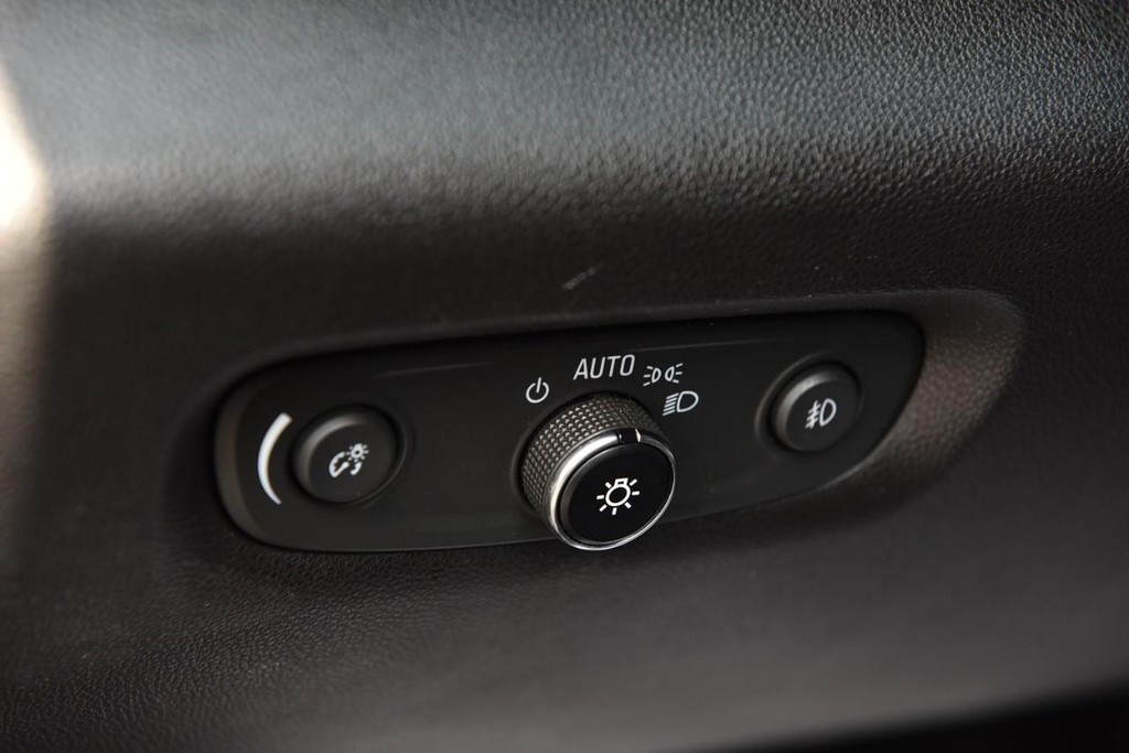 Chevrolet Traverse Vehicle Full-screen Gallery Image 11