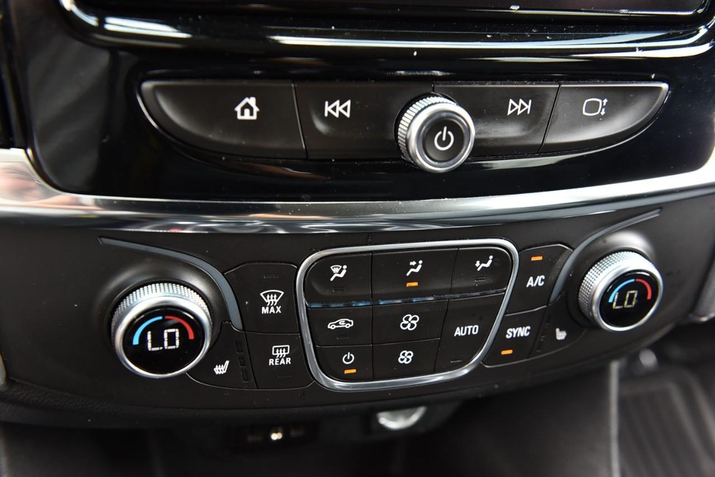 Chevrolet Traverse Vehicle Full-screen Gallery Image 15