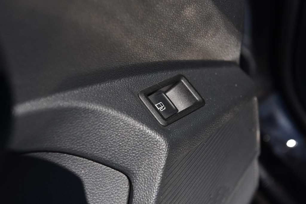 Volkswagen Taos Vehicle Full-screen Gallery Image 9