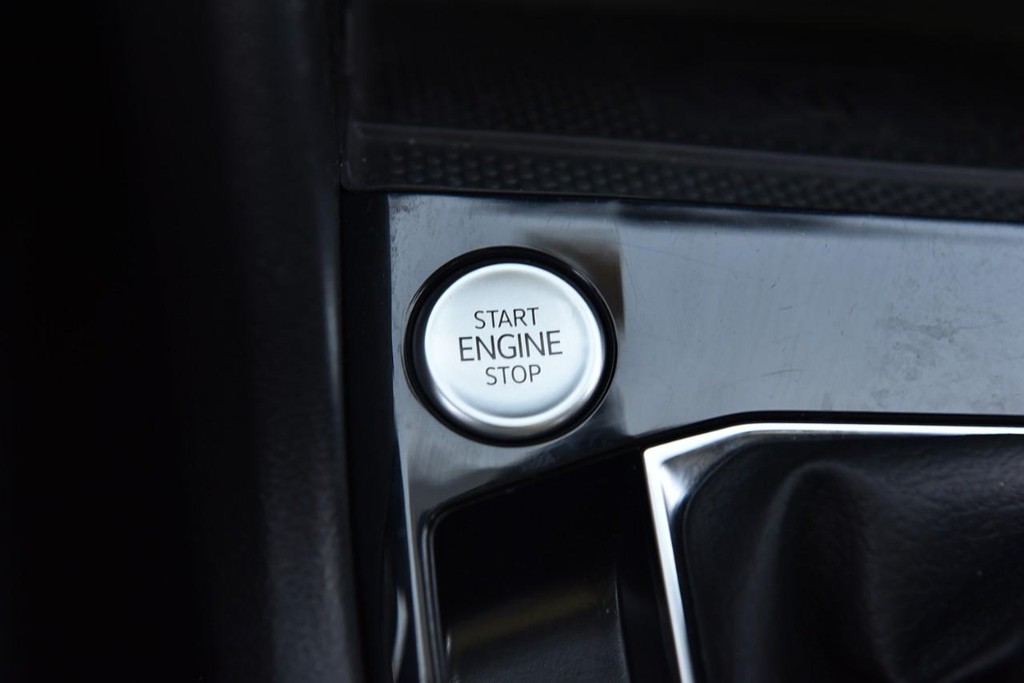 Volkswagen Taos Vehicle Full-screen Gallery Image 16