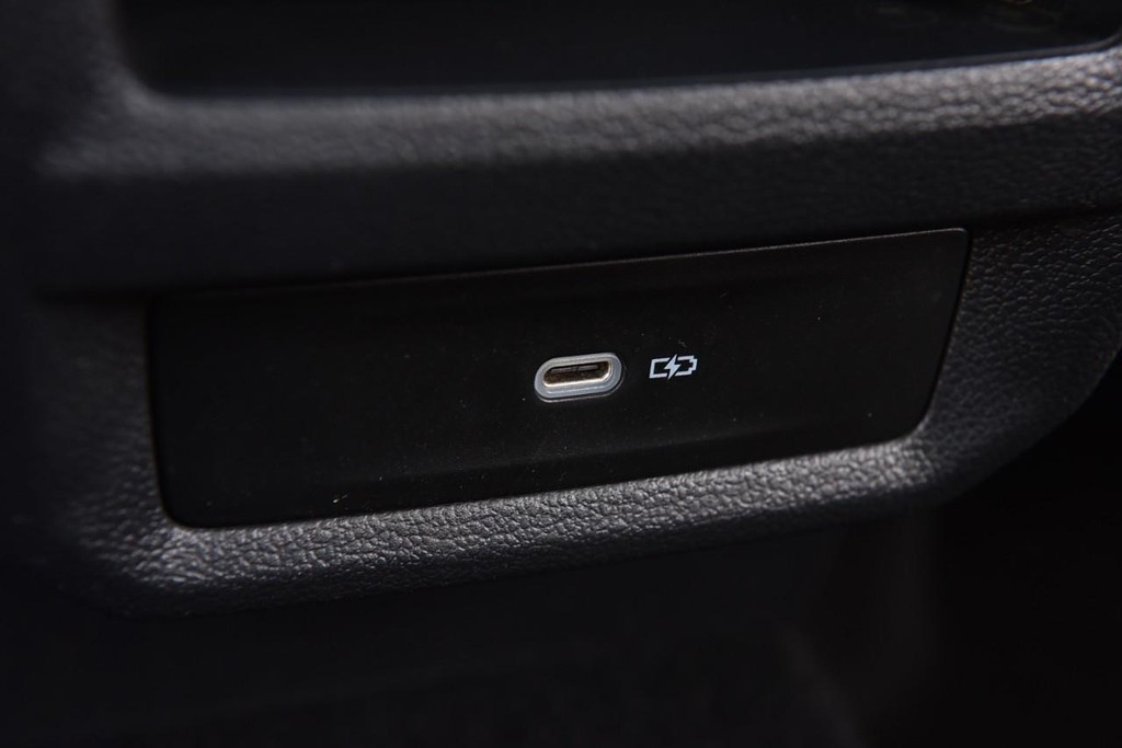 Volkswagen Taos Vehicle Full-screen Gallery Image 24