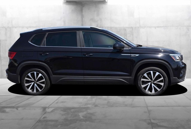 Volkswagen Taos Vehicle Image 05