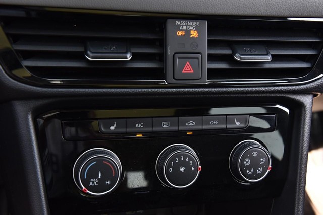 Volkswagen Taos Vehicle Image 14