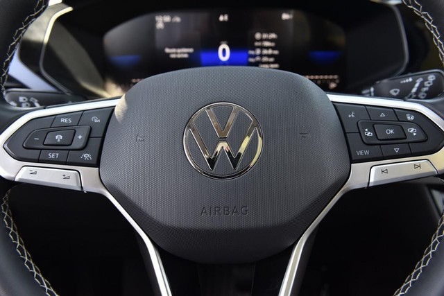 Volkswagen Taos Vehicle Image 18