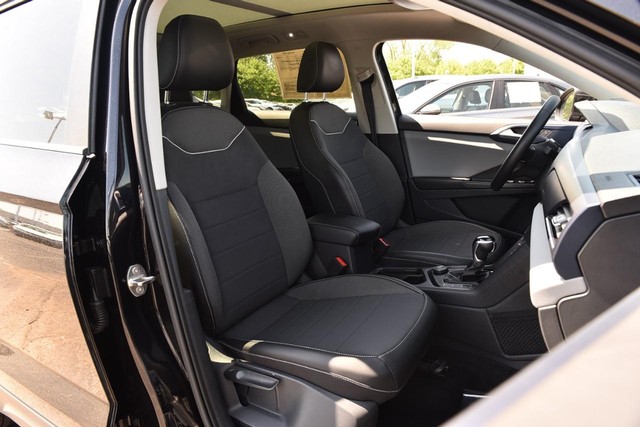 Volkswagen Taos Vehicle Image 20