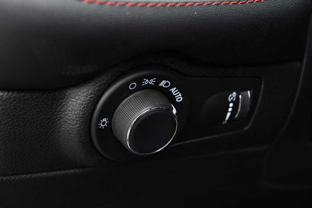Dodge Durango Vehicle Full-screen Gallery Image 12