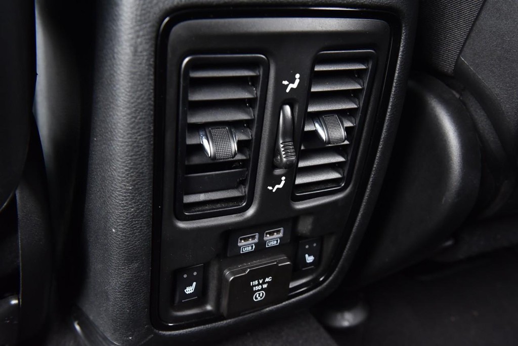 Dodge Durango Vehicle Full-screen Gallery Image 25