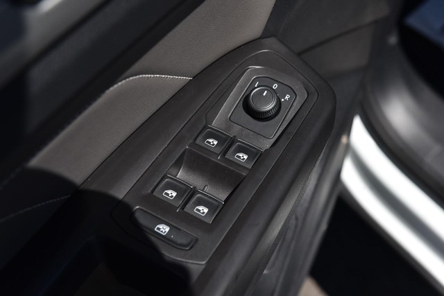 Volkswagen Atlas Cross Sport Vehicle Image 08