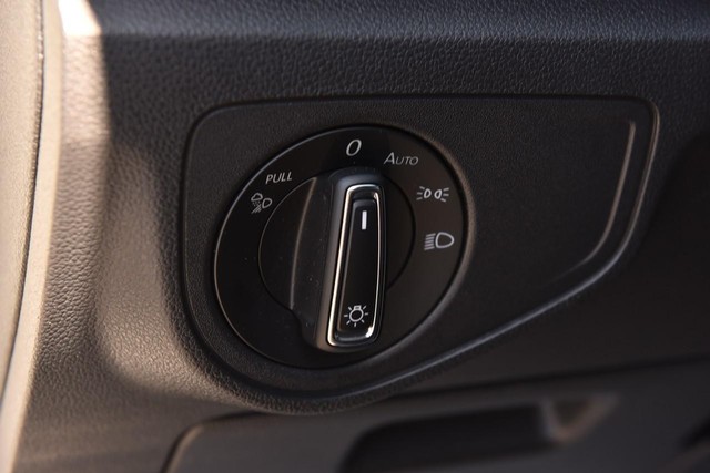 Volkswagen Atlas Cross Sport Vehicle Image 11