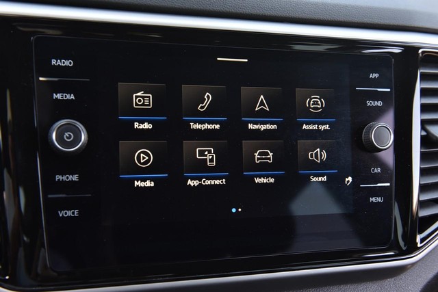 Volkswagen Atlas Cross Sport Vehicle Image 14