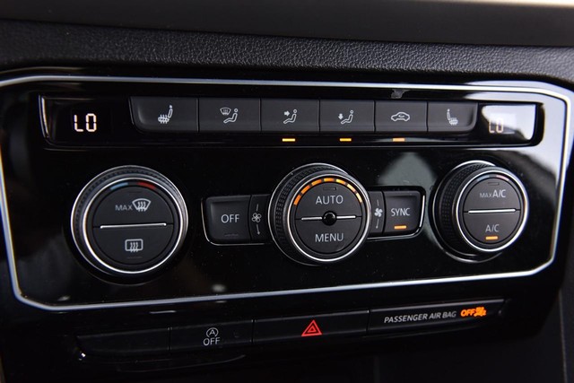 Volkswagen Atlas Cross Sport Vehicle Image 15