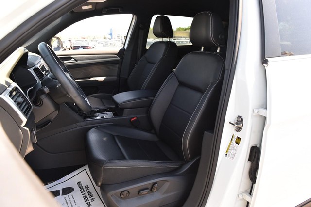 Volkswagen Atlas Cross Sport Vehicle Image 19