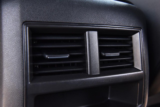 Volkswagen Atlas Cross Sport Vehicle Image 22