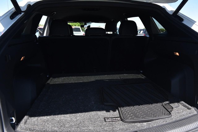 Volkswagen Atlas Cross Sport Vehicle Image 24