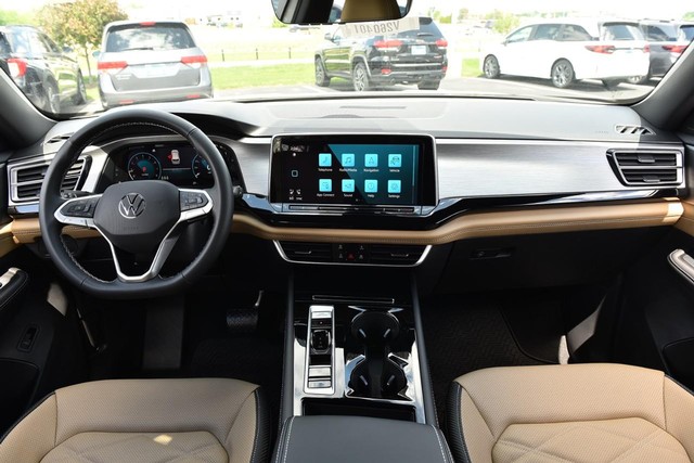 Volkswagen Atlas Cross Sport Vehicle Image 07