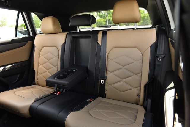 Volkswagen Atlas Cross Sport Vehicle Image 21