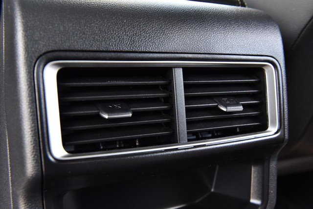 Volkswagen Atlas Cross Sport Vehicle Image 22