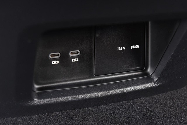 Volkswagen Atlas Cross Sport Vehicle Image 23
