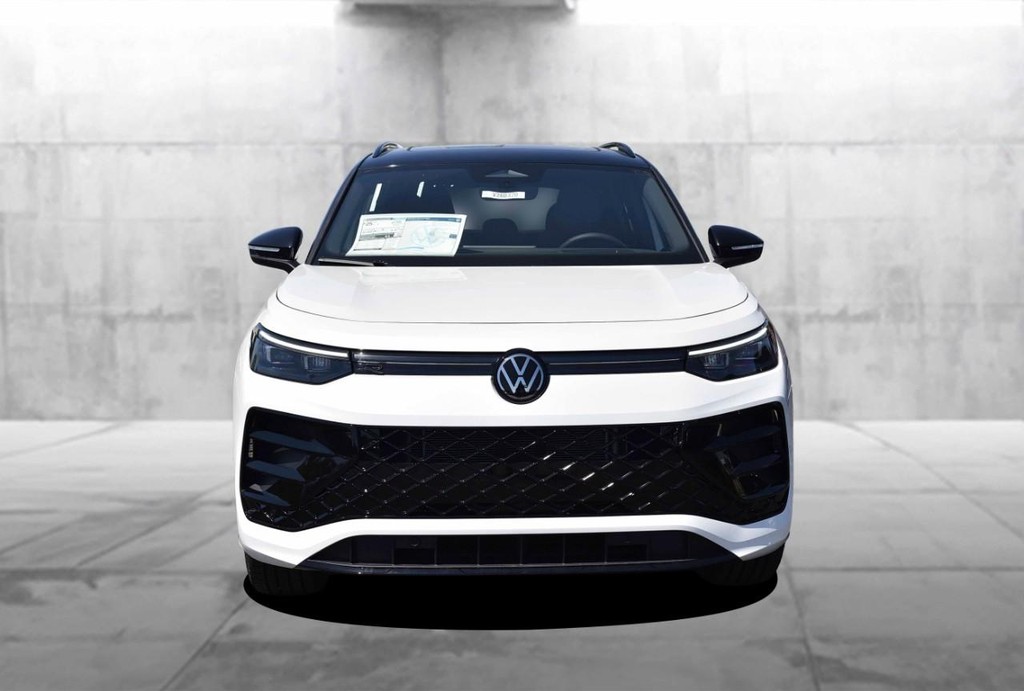 Volkswagen Tiguan Vehicle Full-screen Gallery Image 4