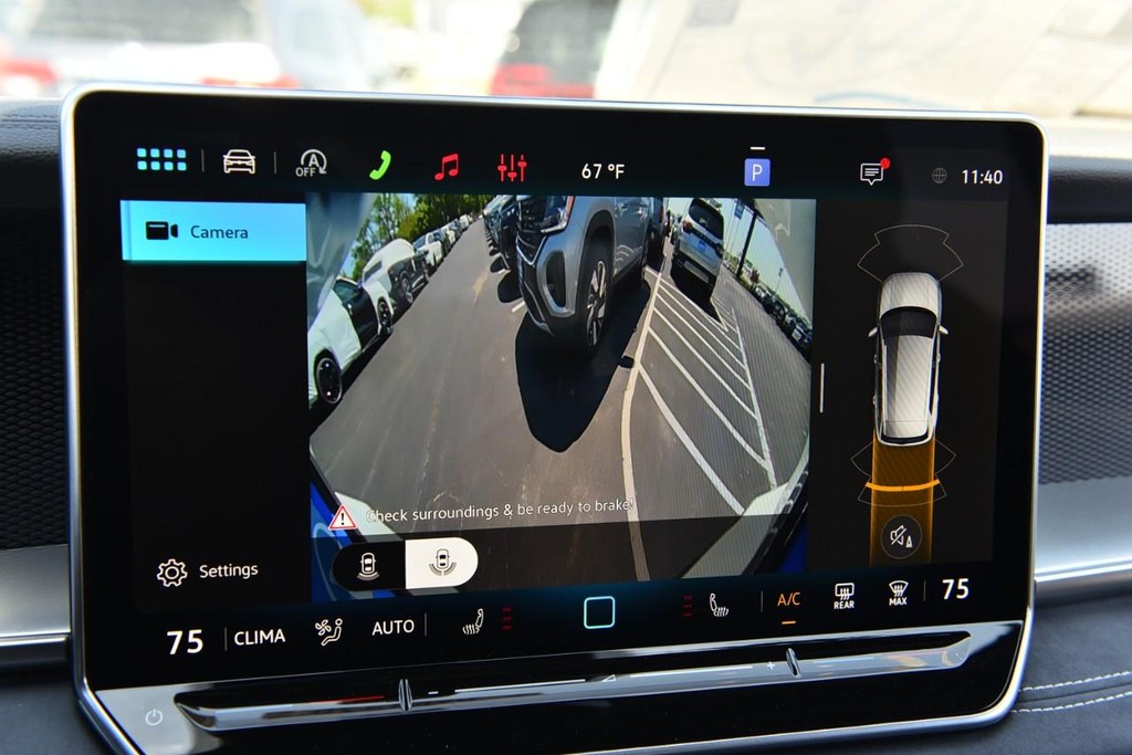 Volkswagen Tiguan Vehicle Full-screen Gallery Image 14