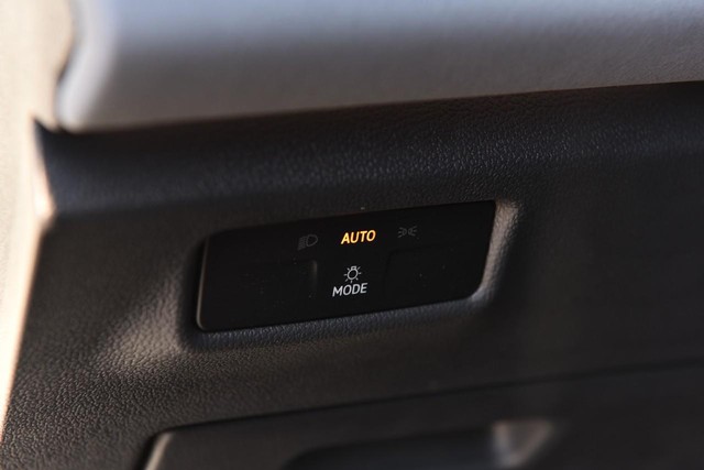 Volkswagen Tiguan Vehicle Image 11