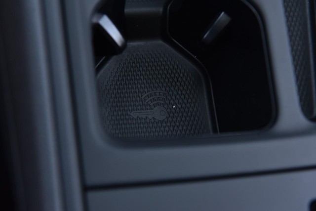 Volkswagen Tiguan Vehicle Image 16